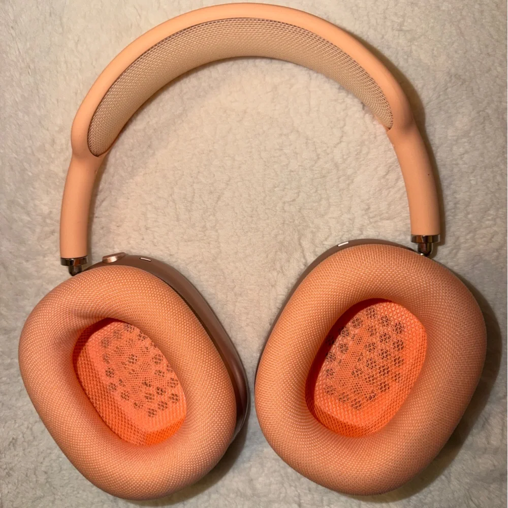 Pink AirPod Max 💗🎧 - Picture 7 of 8